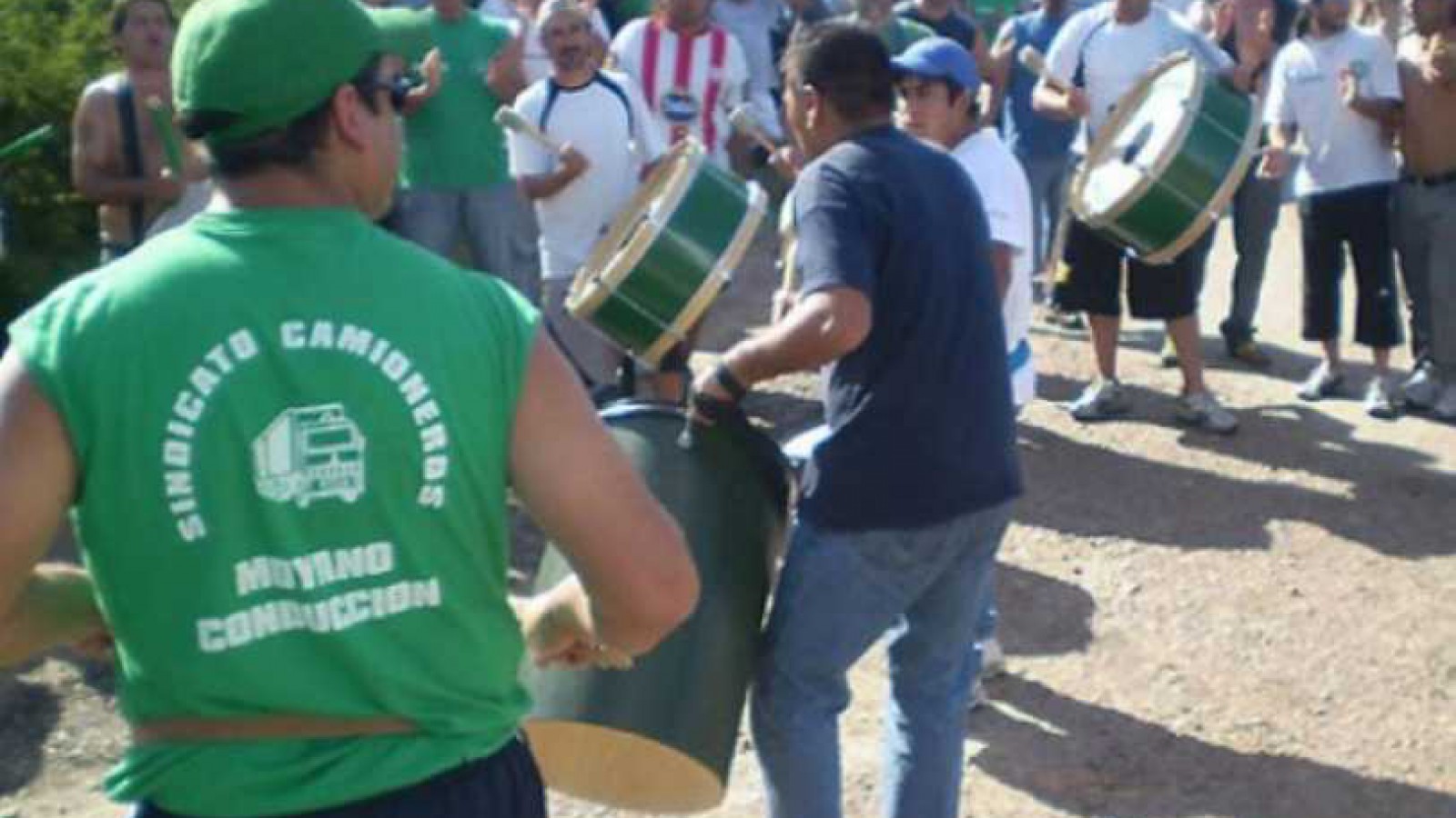 Fin del conflicto: Camioneros cerró un incremento salarial de 33%